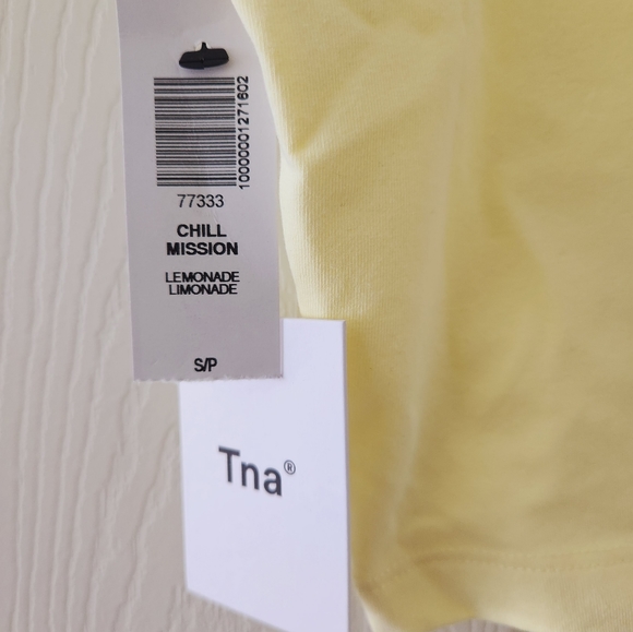 Aritzia Cropped Tank Top Yellow, Size S Women, NWT, Chill Mission Style - Picture 2 of 4